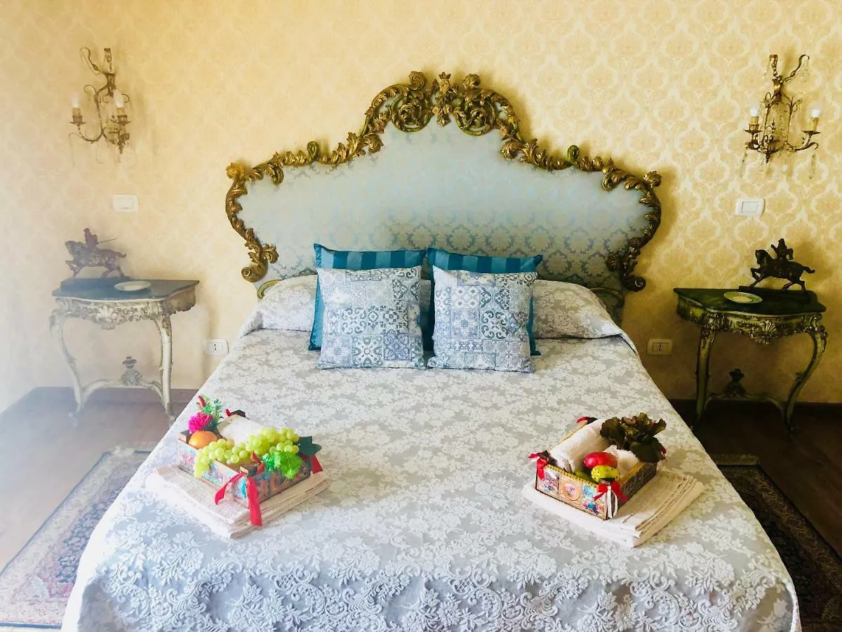 Bed and Breakfast Dimora Umberto à Catane Couette-café